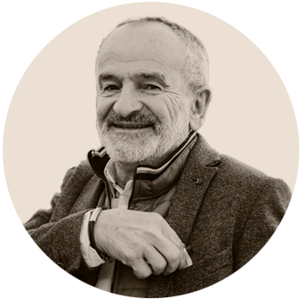 Jean TAPIE, propriétaire de centres commerciaux