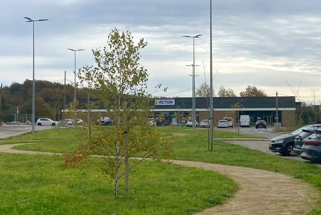 Retail Park à Artix