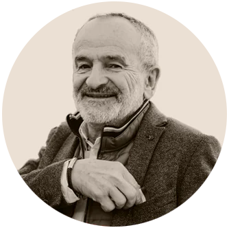 Jean TAPIE, propriétaire de centres commerciaux